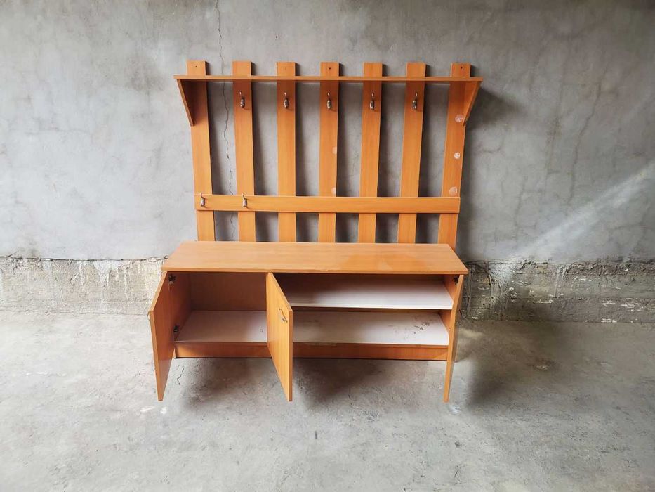 Продаётся прихожая (вешалка + тумба для обуви)