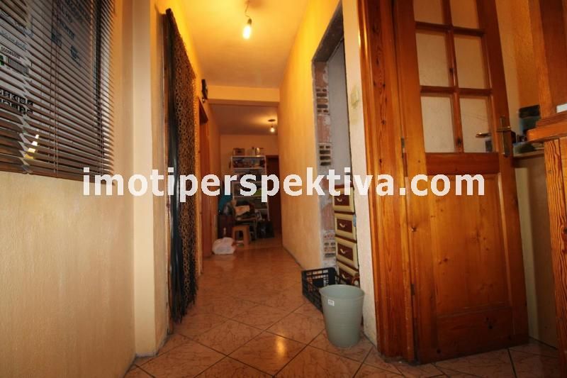 Продава се Къща в Пловдив, Център - 380 кв.м за 790 €/кв.м - Снимка #12