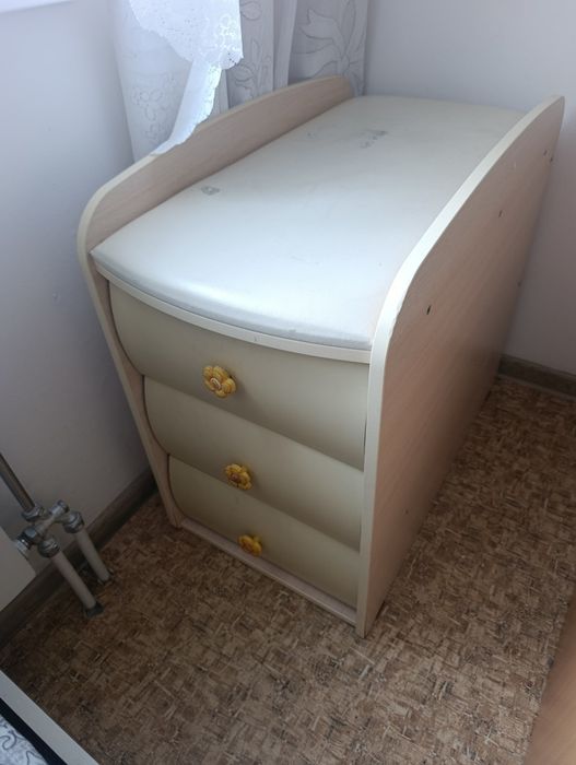 Продам диван угловой