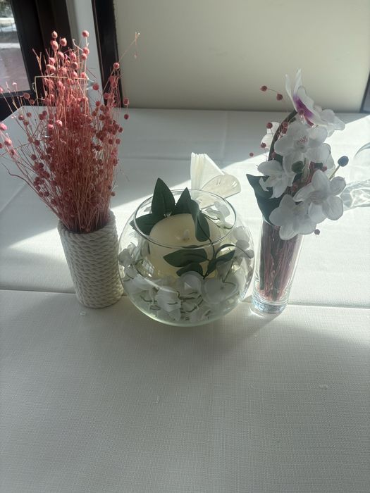 Vand inchiriez decoratiuni mese + alte modele