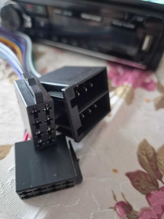 Аудио радио с USB за кола