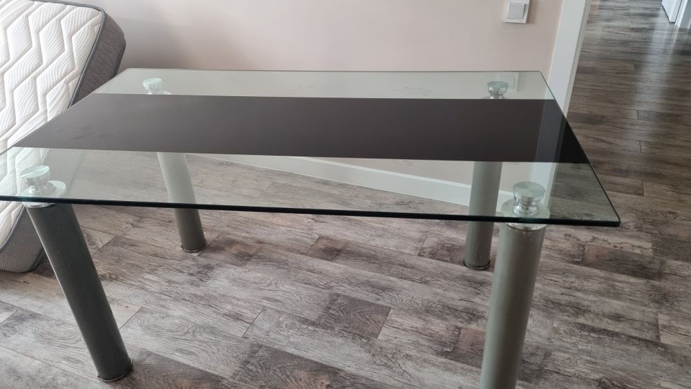 Стол стеклянный 150х90