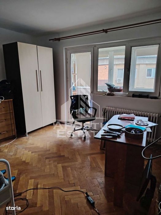 Apartament cu 3 camere, de vanzare, zona Girocului, Timisoara — fotografia 1