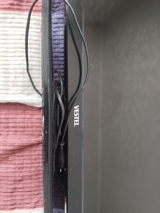 Продам телевизор 75 дюймах