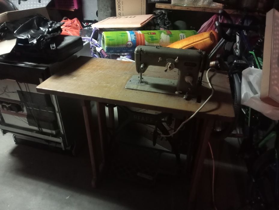 Швейный станок " PFAFF 230"