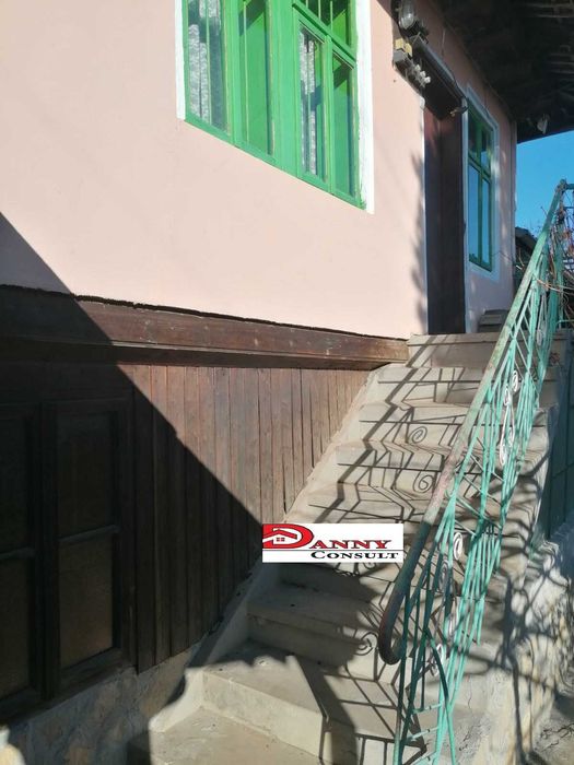 Къща с двор в с. Обединение, обл. Велико Търново