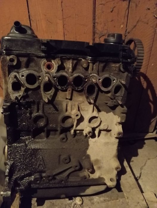 Продам двигатель 1,8 нерабочий. volkswagen passat.