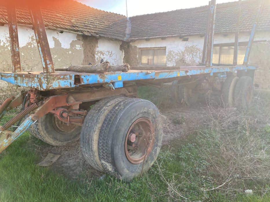 Vând remorca pt lemne sau baloți