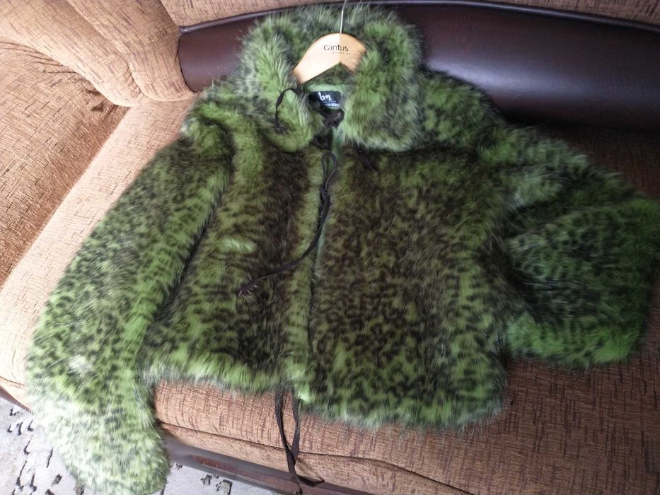 Jacheta imitatie blana leopard, verde/negru, captusita CA NOUA -365lei