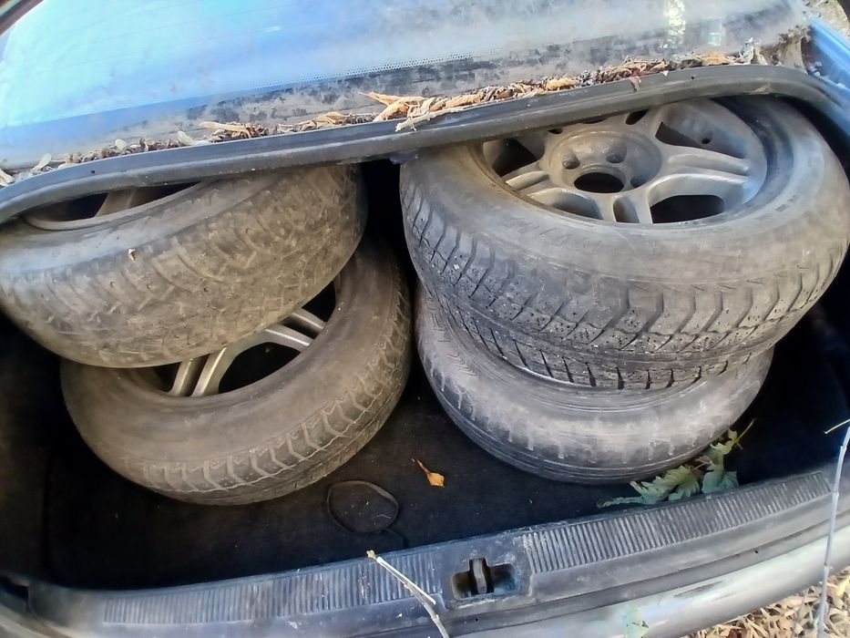 Продаю машину ауди 100