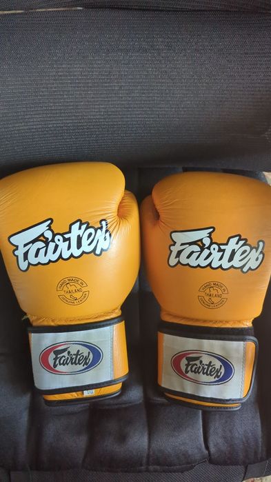 Боксерские перчатки Fairtex