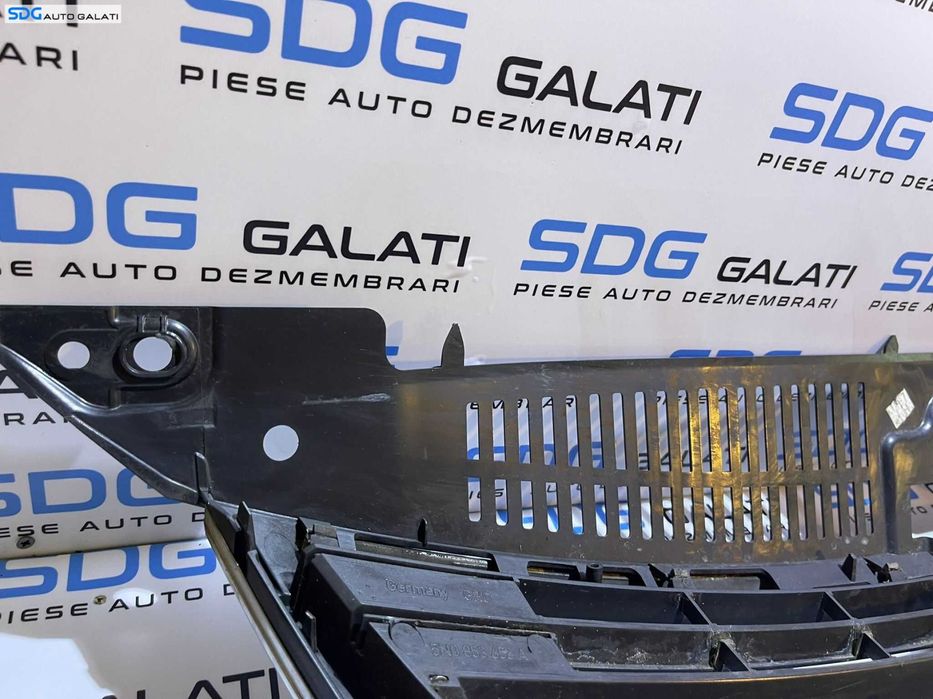 Grila cu Emblema Spoiler Bara Fata cu Rama Zgariata Volkswagen Tiguan 2008 - 2011 Cod 5N0853653A 5N0853651A 1K5853600