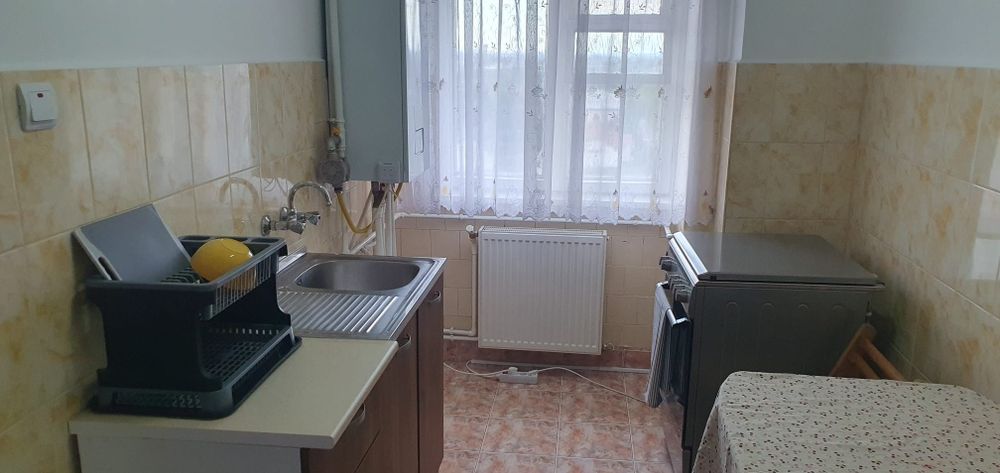 Închiriez apartament  regim hotelier .