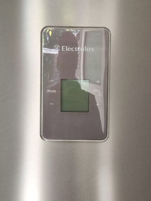 Хладилник с фризер Electrolux