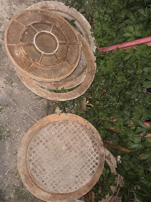 Продам канализационные люки в сборе.
