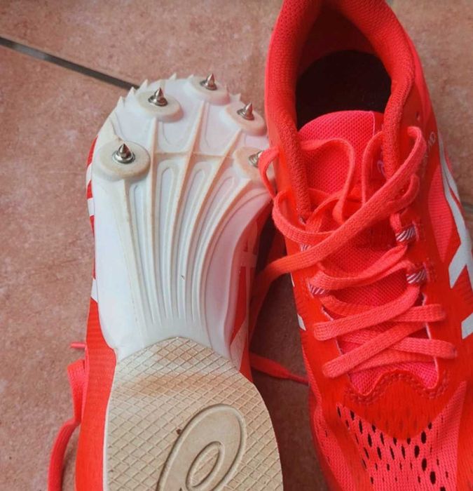 Adidasi Asics atletism