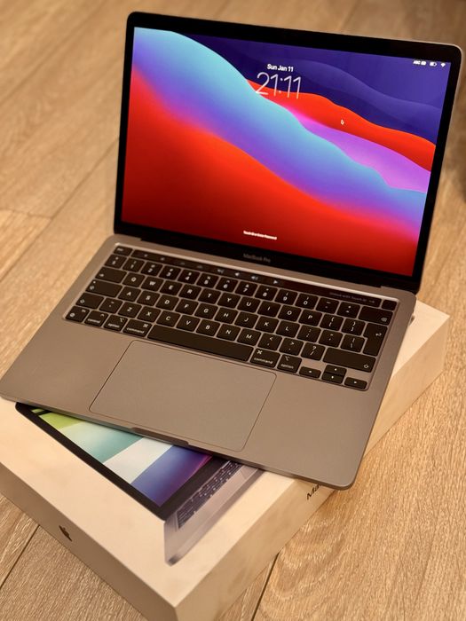 MacBook Pro 13 cu Touch Bar, M1, 8GB, 256GB SSD, Space Grey, Late 2020