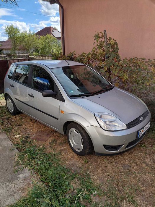 Vând autoturism Ford Fiesta
