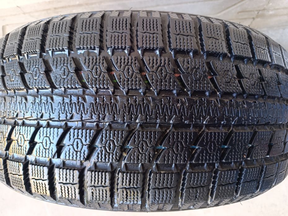 TOYO TIRES зимние шины. 275/40/R20
