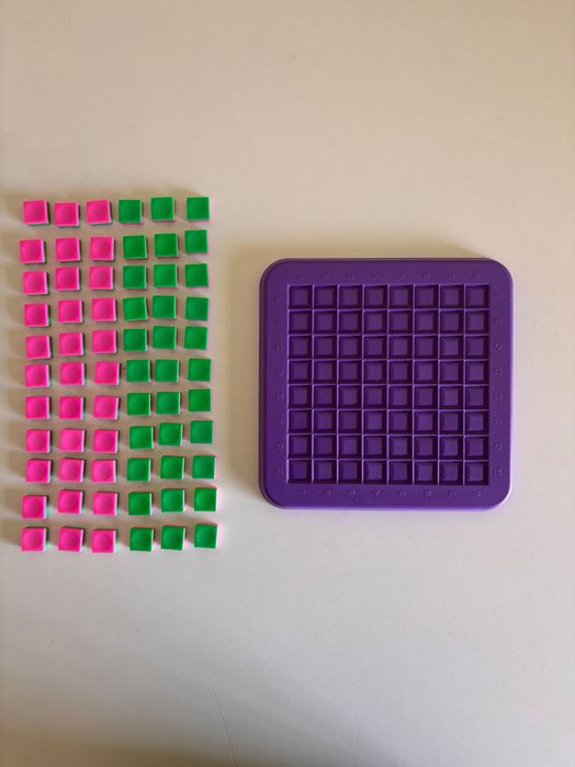 Reversi – класическа стратегическа настолна игра (Ривърси)