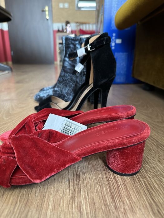 Елегантни плюшени чехли сандали и боти,  и велурени дамски обувки