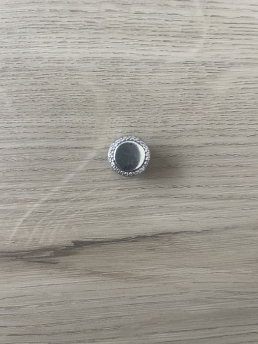Vand charm Pandora Engravable sparkling button
