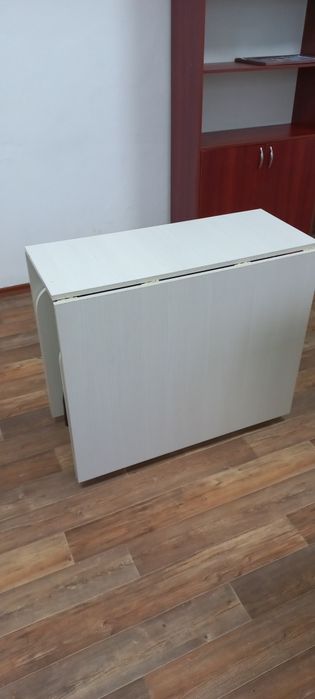 Офисная мебель в отличном состоянии