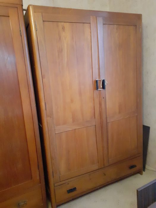 Стари гардероби от дърво