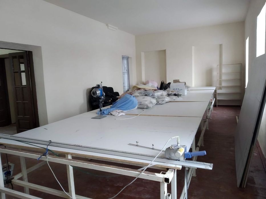 Здание под производство и прочее, 用於生產和其他用途的建築物。