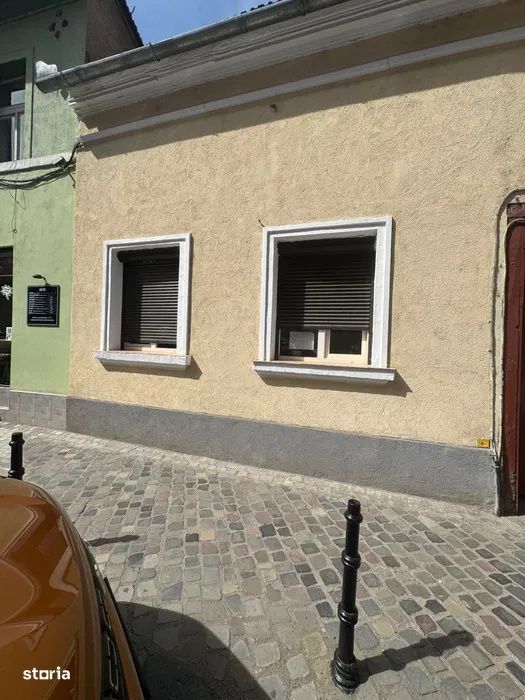Casa 2 camere ,deschidere stradala , potential comercial ultracentral