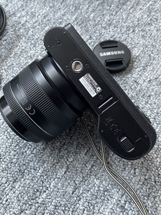 Camera foto digitala SAMSUNG NX1000 Black, 14.2MP CCD, 5x Optical Zoom, 16GB,
