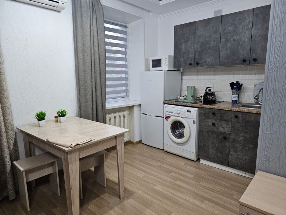 Сдается квартира студия посуточно