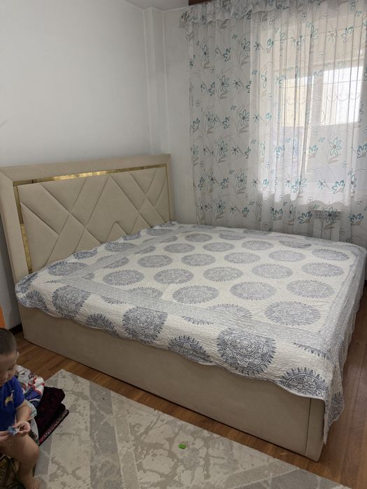 Спальный кровать