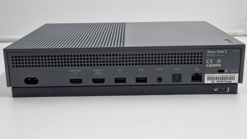 Consola Xbox One S [Amanet Club Caro]