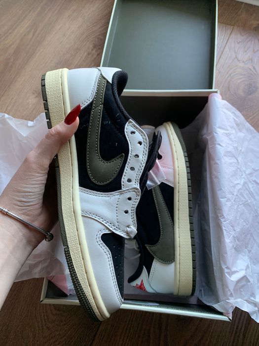 Jordan 1 Low Travis Scott Olive