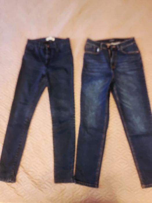 Продам джинсы для девочки 2 пары.