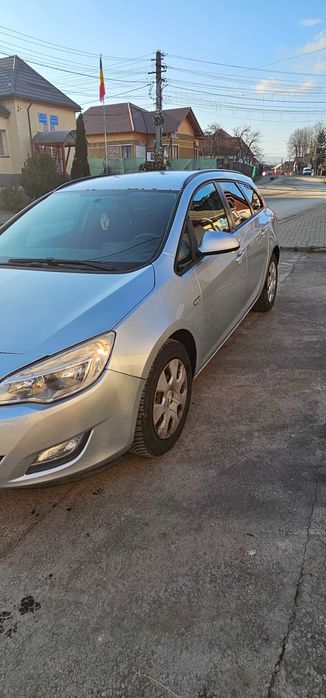 De vânzare opel astra j