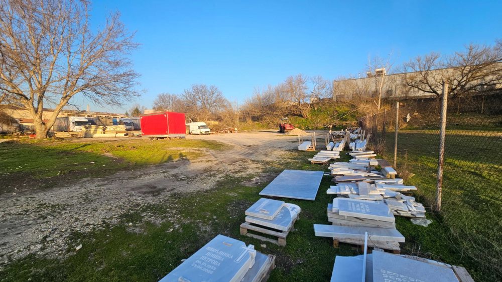 Дава се под наем Парцел в Разград, Промишлена зона - Запад - 4416 кв.м за 1107.72 € - Снимка #2