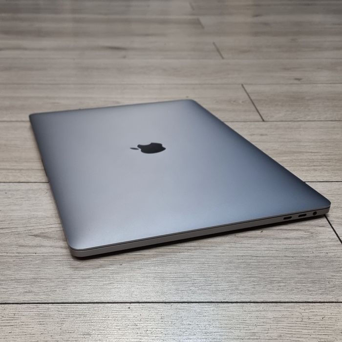 Apple MacBook Pro 15インチ　2017 Apple MacBook Pro 15