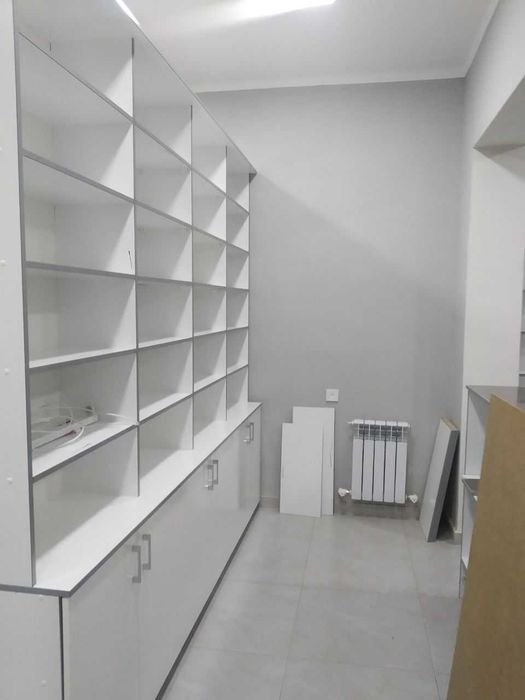 СРОЧНО ПРОДАЕТСЯ недорого мебель для аптеки