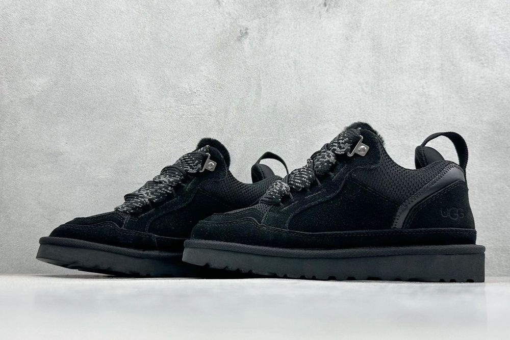 Продавам нов Ugg размер 37