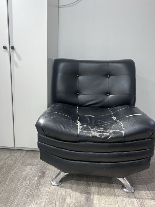 Срочно продается шкаф, кресло