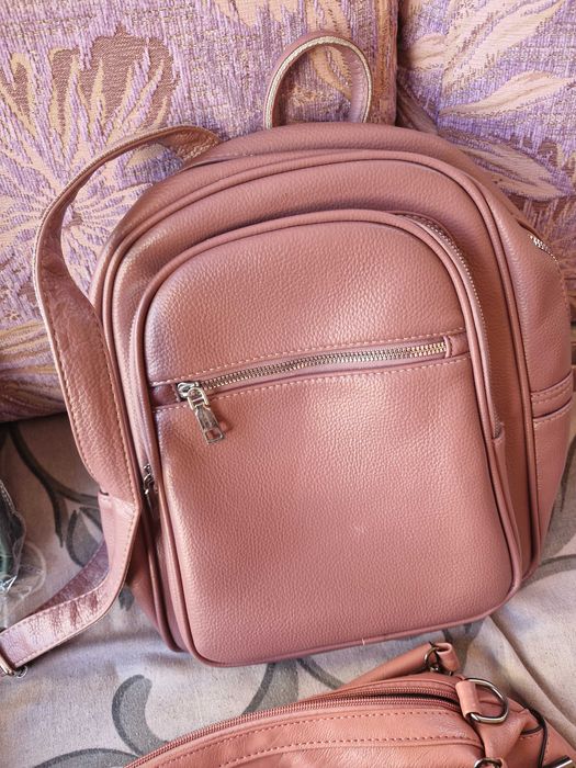 Продават се давски чанти