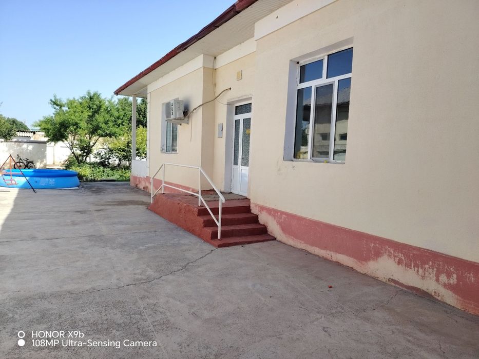 Namunali 5 xonadan iborat 6 sotixli kottej srochno sotiladi