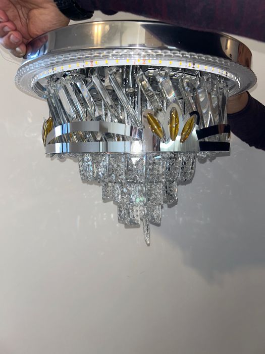 Чисто нов полилей с лед осветление и Bluetooth