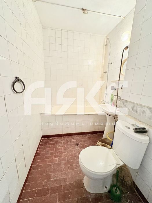 Продава се Двустаен апартамент в София, Люлин 4 - 66 кв.м за 1005 €/кв.м - Снимка #4