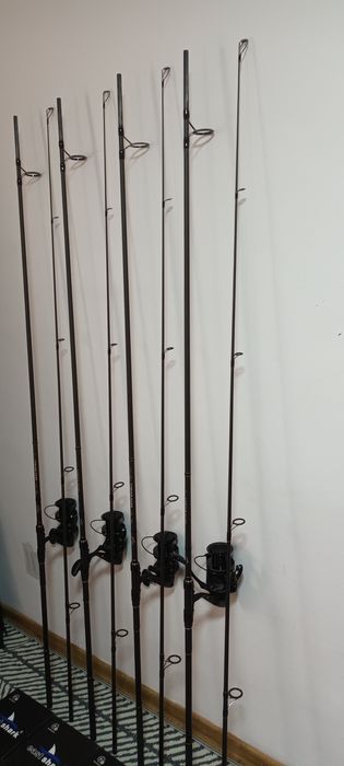 SET 4 Lansete FL LEGEND CARP 3.90 m 3.75 Lbs  + 4 Mulinete EastShark 1