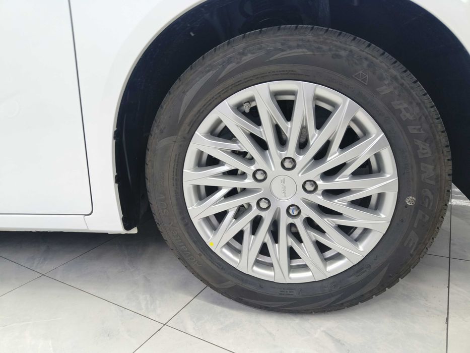 BAW 9 seats 2024 yil minivan