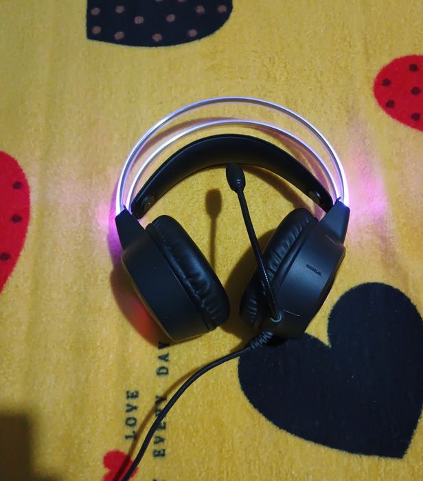 Căști gaming rgb