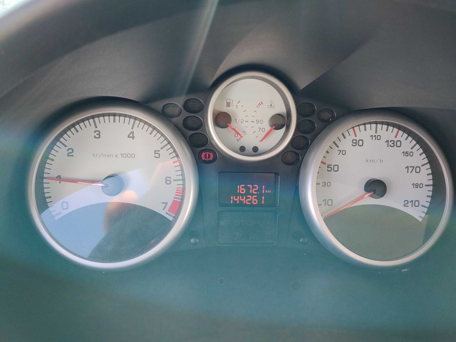 Peugeot 206+ • 2011 • 1.4 Benzină • 145.000 km